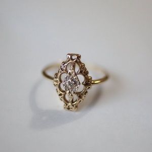 10K Solid Yellow Gold Shield Ring w/ Diamond